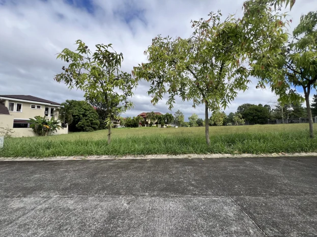 lot-for-sale-in-portofino-south-daang-reyna-las-pinas-city