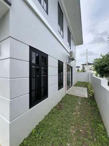 Brand New 2-Storey House in Chateaux de Paris, South Forbes, Silang, Cavite