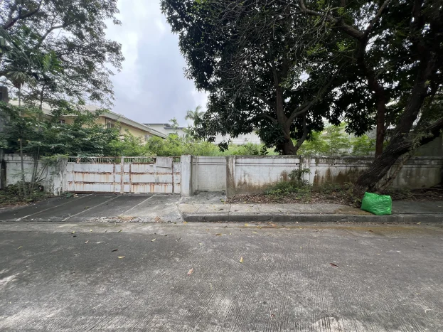 620 sqm Prime West-Facing Lot