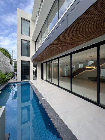 Brand New 3-Storey Luxury Home