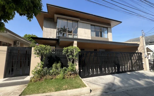 280 sqm Renovated 2-Storey House in Tahanan Village, BF Homes, Parañaque City