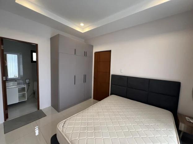 Newly-Renovated 3-Year Old Corner House