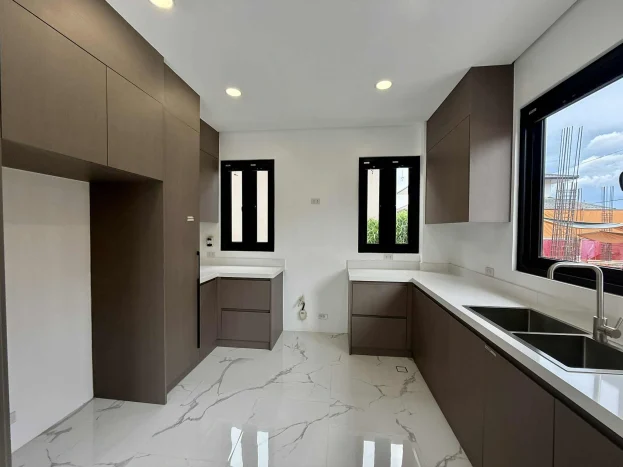 brand-new-3-level-designer-home-in-verdana-homes-daang-hari-bacoor-cavite