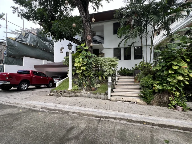 Well-Maintained 2-Storey House
