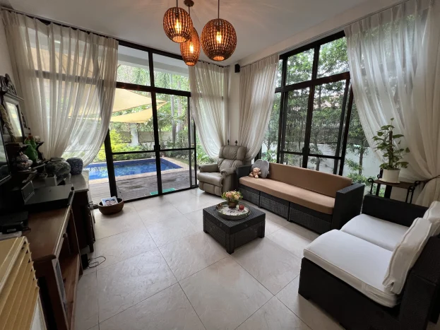 Well-Maintained 2-Storey House