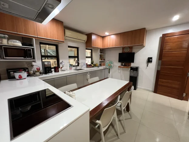 Well-Maintained 2-Storey House