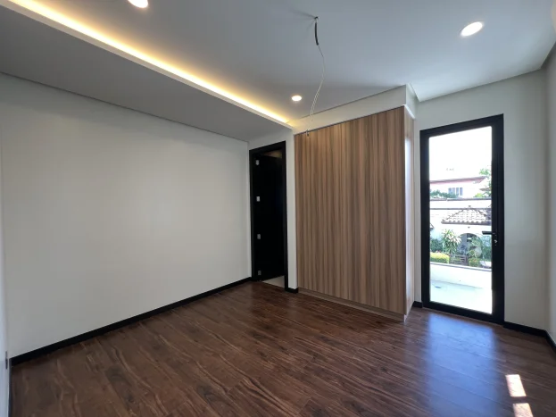 brand-new-3-storey-house-in-bf-homes-paranaque-city-2