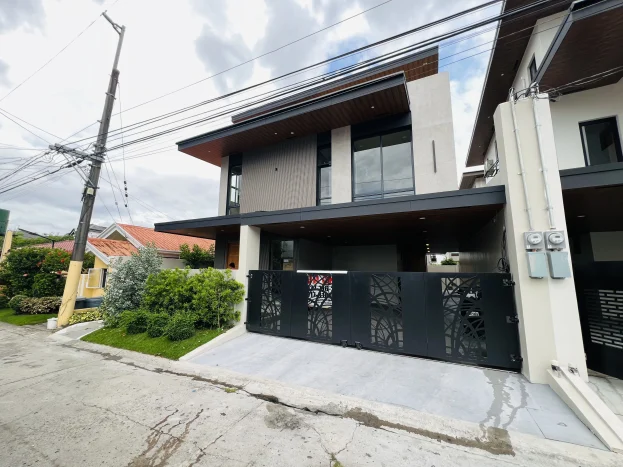 brand-new-3-storey-house-in-bf-homes-paranaque-city