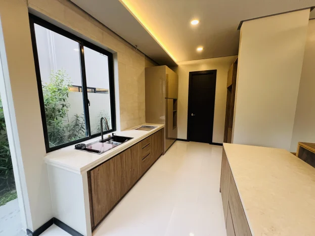 brand-new-3-storey-house-in-bf-homes-paranaque-city