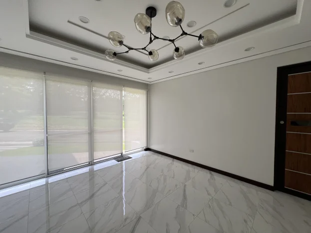 461 sqm 5-Year-Old 5-Bedroom Corner House in Ayala Southvale Sonera, Daang Hari, Las Piñas City