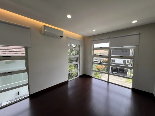 461 sqm 5-Year-Old 5-Bedroom Corner House in Ayala Southvale Sonera, Daang Hari, Las Piñas City