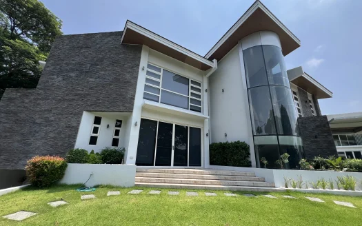 461 sqm 5-Year-Old 5-Bedroom Corner House in Ayala Southvale Sonera, Daang Hari, Las Piñas City