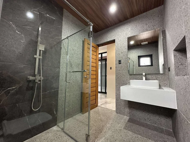 Brand New 4-Bedroom House with Roof Deck in Pueblo Del Sol, Tagaytay, Cavite