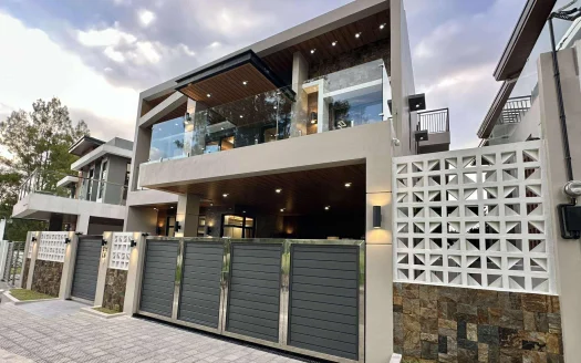 245 sqm Brand New 4-Bedroom House with Roof Deck in Pueblo Del Sol, Tagaytay, Cavite