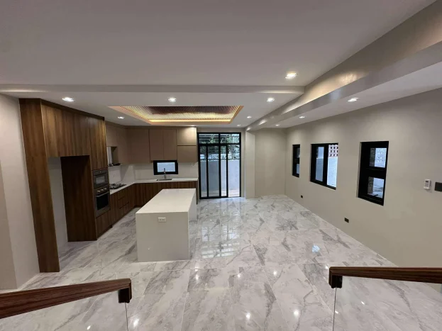 Brand New 4-Bedroom House with Roof Deck in Pueblo Del Sol, Tagaytay, Cavite