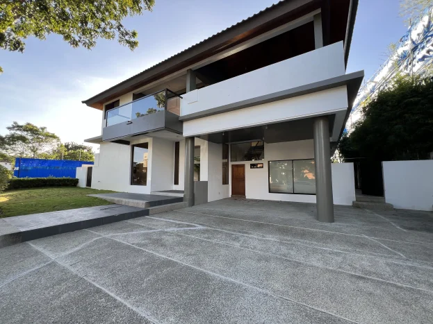 Brand New 4-Bedroom Luxury House with Jacuzzi and Lanai in Ayala Southvale Sonera, Las Piñas City